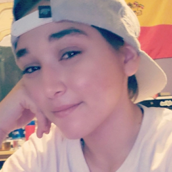 Meet your Posher, Nicki - Picture 2 of 2